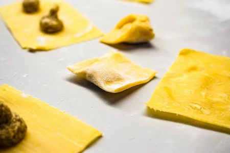 Steinpilz-Ravioli-in-Parmesan-Sauce