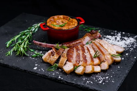 Tomahawk-Steak vom Schwein