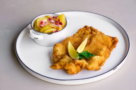 Wiener-Schnitzel-mit-Erdaepfelsalat-3