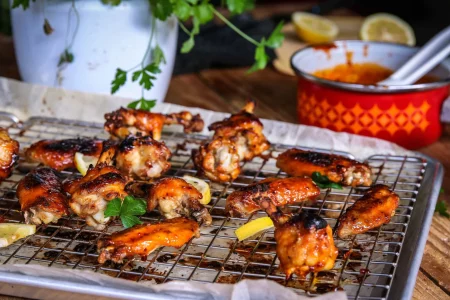 Chicken Wings mit scharfer Glaze