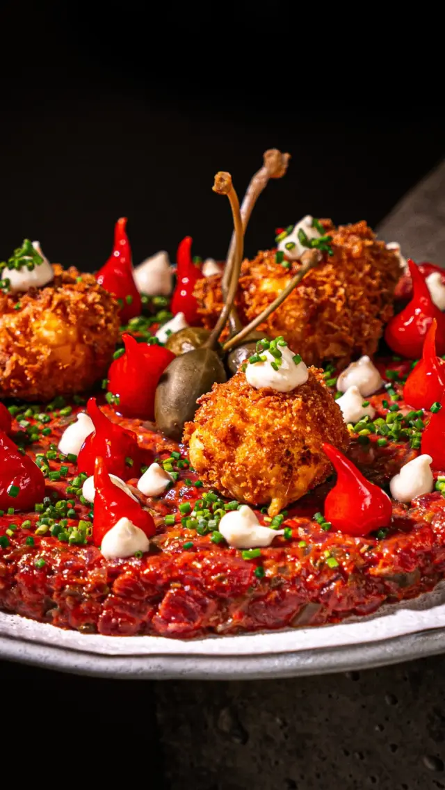 🥩BEEF TATAR mit frittiertem DOTTER 🍳
oder doch lieber klassisch? 😄
Aber wer würde sich gegen frittierten Dotter entscheiden 🤔🤷‍♂️

Werbung/Ad

#motioncooking #beeftatar #xmasdinner #lidlösterreich  #weihnachtsrezepte #xmas #dinnerrecipes